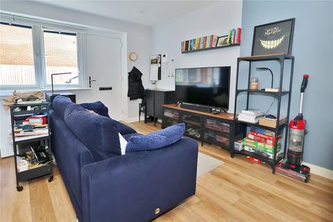 Maisonette for sale, Chertsey Road, Woking, Surrey, GU21