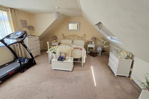1 Kent Close, Bexhill-on-sea, TN40 2LD