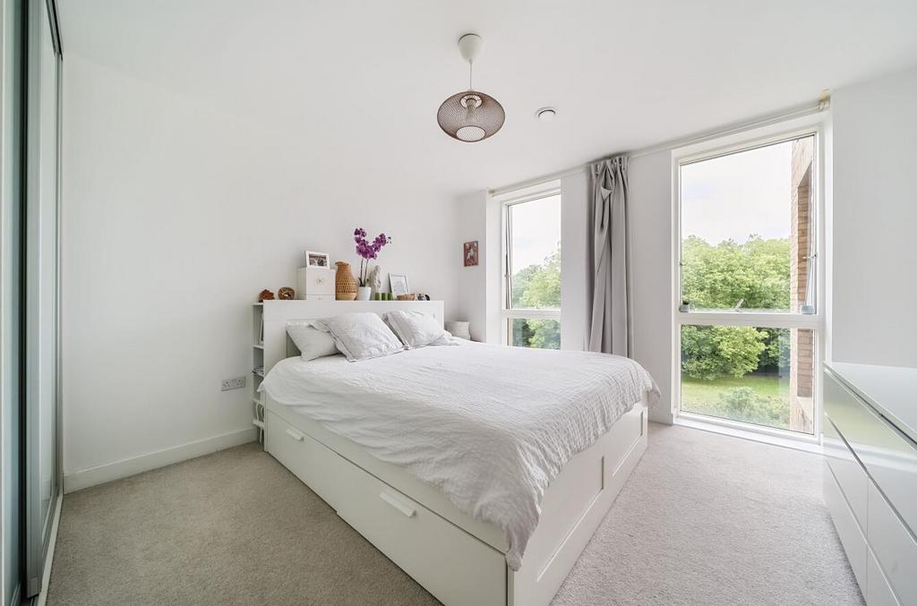 Bedroom 1.jpg