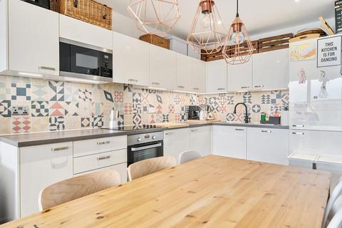 18, Dixie Court Adenmore Road, London, SE6 4FA