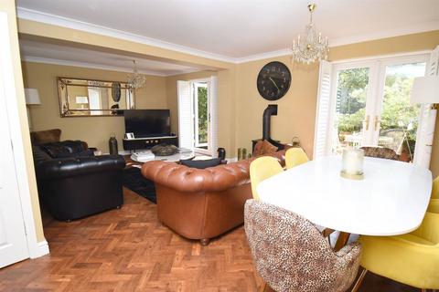 3 bedroom semi-detached house for sale, The Oaks, Whitstable