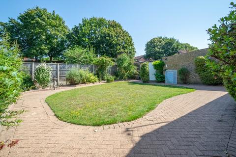 3 bedroom detached bungalow for sale, Suffolk Way, Newmarket CB8