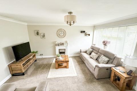 39 Barrymore Walk, Rayleigh, SS6 8YF