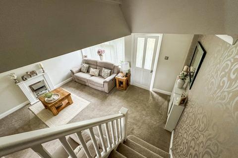 39 Barrymore Walk, Rayleigh, SS6 8YF