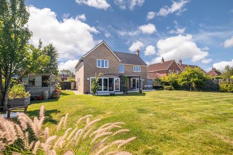 4 bedroom detached house for sale, Wingfield