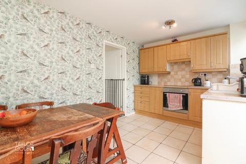 49 Cornel, Tamworth, B77 4EF