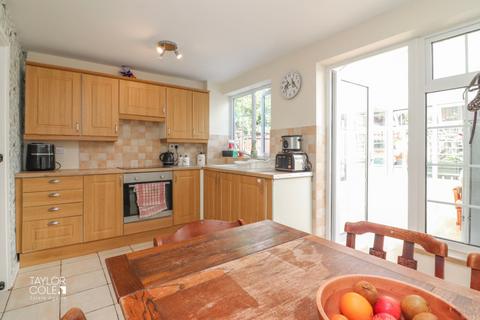49 Cornel, Tamworth, B77 4EF