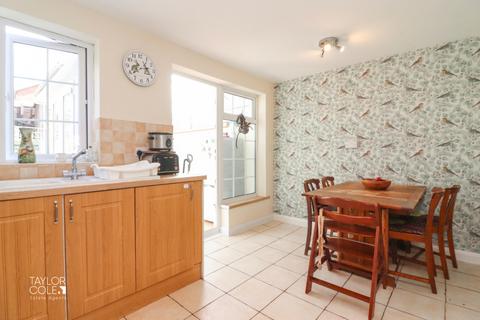 49 Cornel, Tamworth, B77 4EF
