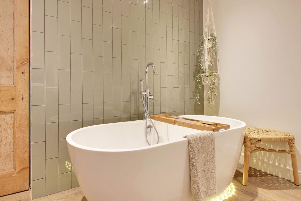 Lower Ground Floor Bathroom