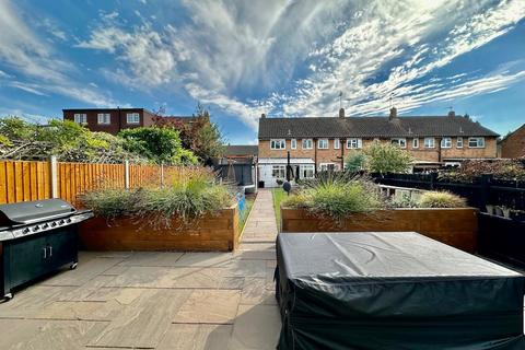 47 Beechfield Walk, Waltham Abbey, EN9 3AB