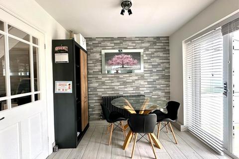 47 Beechfield Walk, Waltham Abbey, EN9 3AB