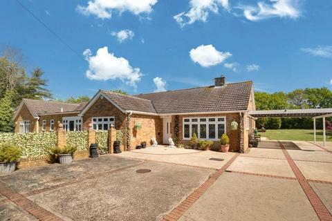 5 bedroom detached house for sale, Weeley Road, Little Clacton