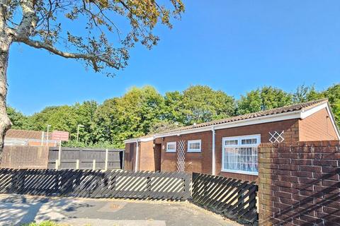 3 bedroom detached bungalow for sale, Aspengrove, Gosport PO13