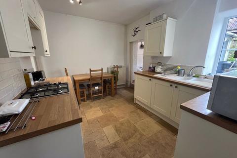 4 bedroom townhouse to rent, Bradley Street, Wotton-Under-Edge