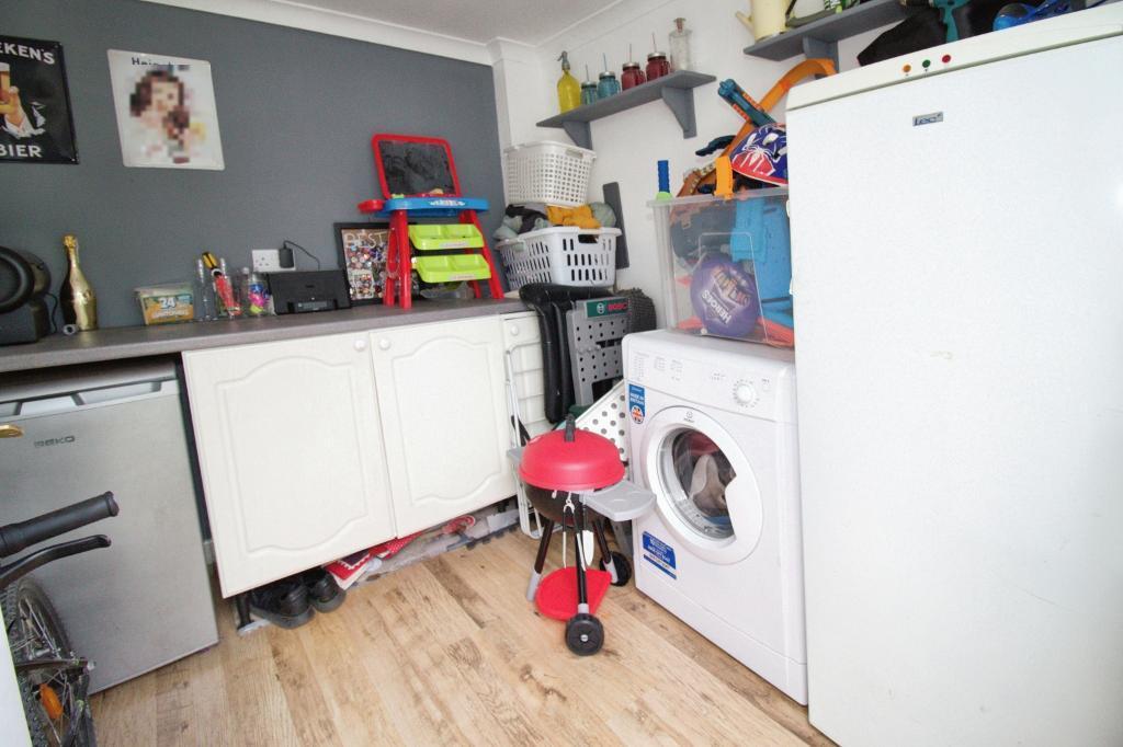 Utility room/playroom/study