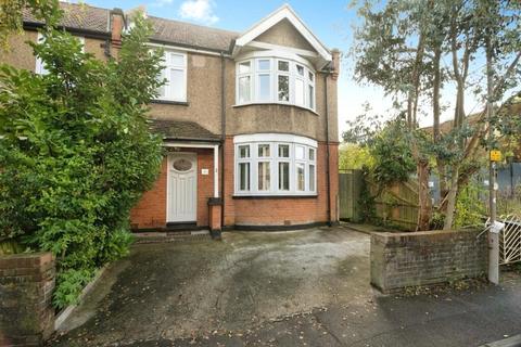 4 bedroom end of terrace house for sale, Burland Road, Brentwood, CM15