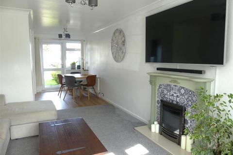 3 bedroom townhouse to rent, Farnley Road, Ilkley LS29