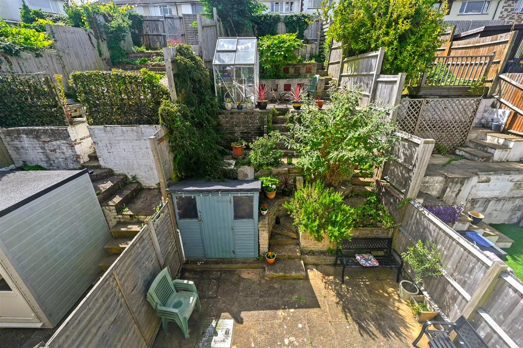 Dean Gardens BN41 (21).jpg