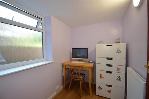 9 West Drive, Arlesey, SG15 6RW