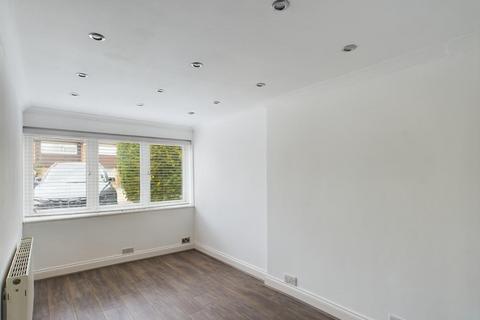 21 Venette Close, Rainham, RM13 9EA