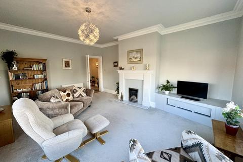 2 bedroom apartment for sale, 1A Holbeck Hill, North Yorkshire YO11