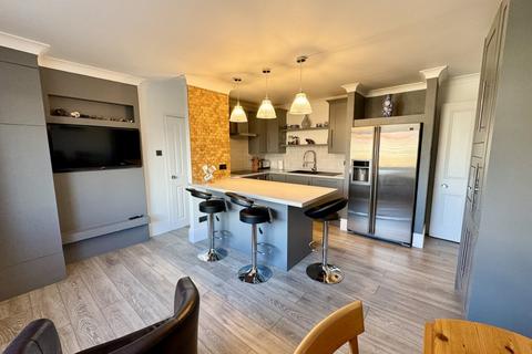 2 bedroom apartment for sale, 1A Holbeck Hill, North Yorkshire YO11