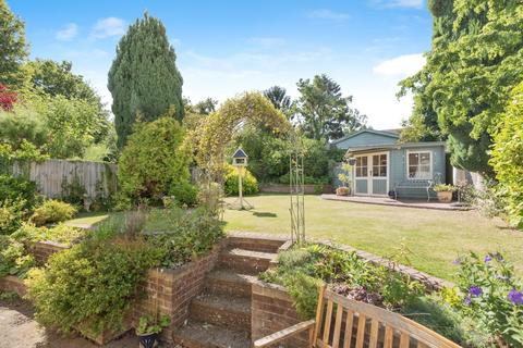 4 bedroom bungalow for sale, Quakers Close, Kent DA3