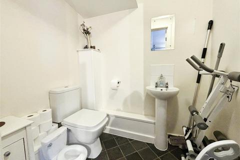 10 Britten Street, Darwen, BB3 1BD