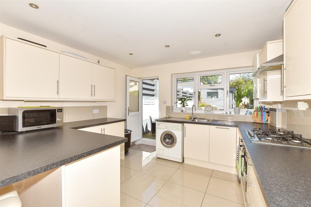 Kitchen/ Breakfast Room