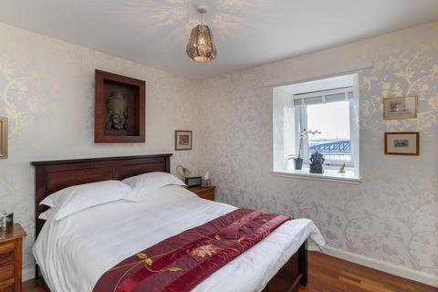 7/4 Sandport, Edinburgh, EH6 6PL