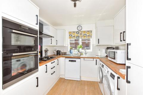 5 Kinson Way, Whitfield, Dover, CT16 2FB