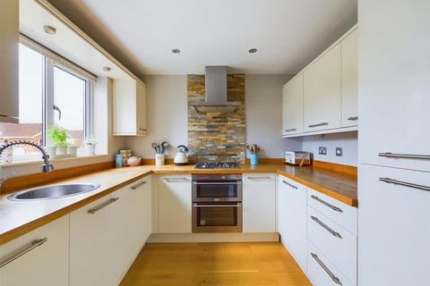 2 Watson Grove, Abbeymead, Gloucester, GL4 5BL