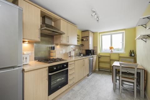33/23 Brunswick Road, Edinburgh, EH7 5GU