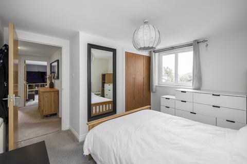 33/23 Brunswick Road, Edinburgh, EH7 5GU
