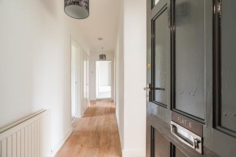 164/6 Drum Brae Drive, Edinburgh, EH4 7SH