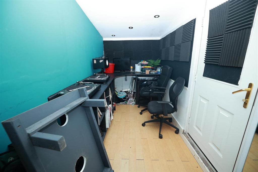 R6 2909.jpg