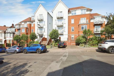 2 bedroom apartment for sale, Pembury Road, Westcliff-on-sea, SS0