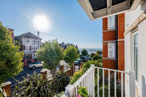 2 bedroom apartment for sale, Pembury Road, Westcliff-on-sea, SS0