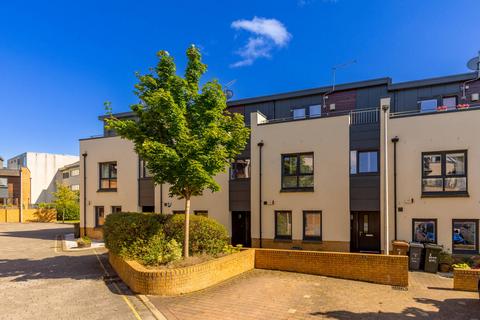 5 bedroom townhouse for sale, Devon Gardens, Edinburgh EH12