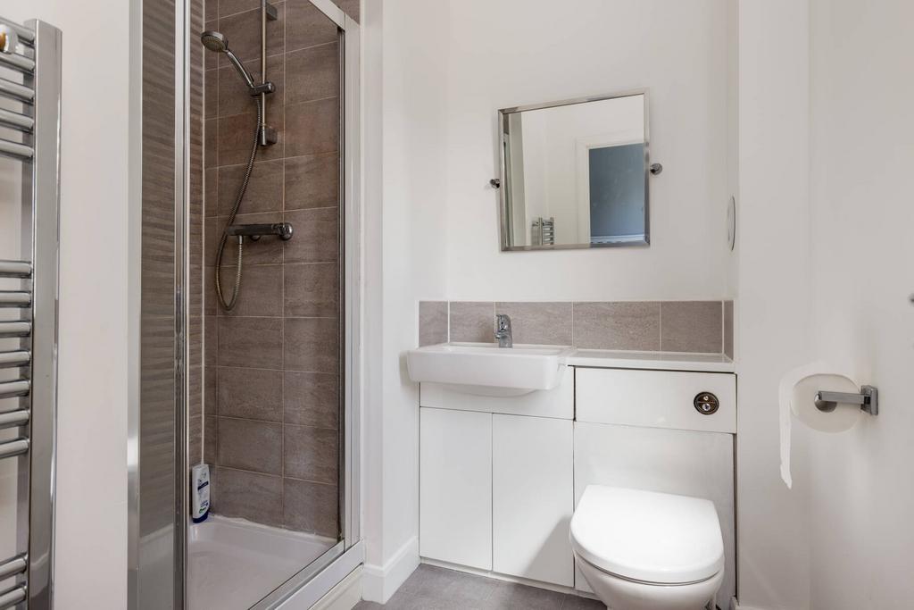 Bedroom 2 Ensuite