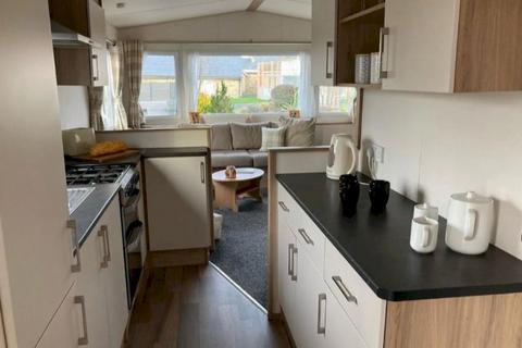 2 bedroom static caravan for sale, Felixstowe Beach, , Walton Avenue IP11