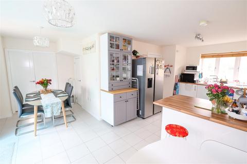 24 Honeysuckle Way, Sowerby, Thirsk, YO7 3SH