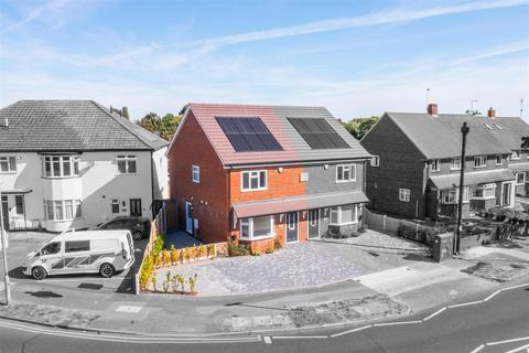 3 bedroom semi-detached house for sale, Elm Road, Southend-On-Sea SS3