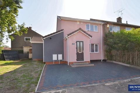 4 bedroom end of terrace house for sale, Ebchester Road, Leicester