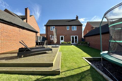 4 bedroom detached house for sale, Buttercup Close, Lutterworth