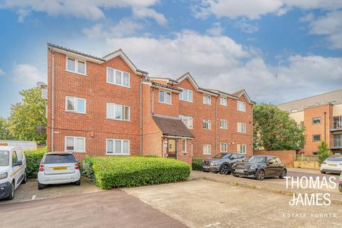 80 Howard Close, Waltham Abbey, EN9 1XB