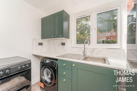 80 Howard Close, Waltham Abbey, EN9 1XB
