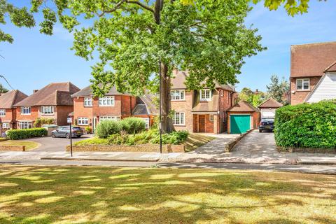 27 Fairoak Drive, London, SE9 2QG