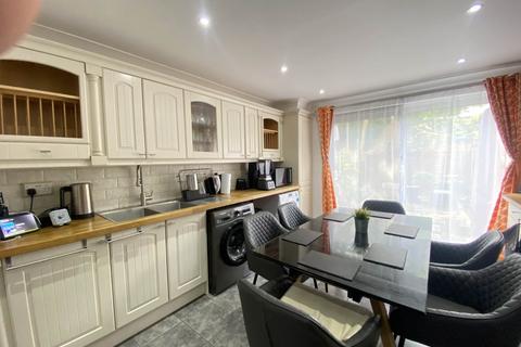 4 bedroom house for sale, Blyth Road, London SE28