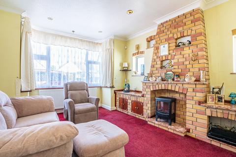 2 bedroom semi-detached bungalow for sale, Walsingham Road, Southend-On-Sea, SS2